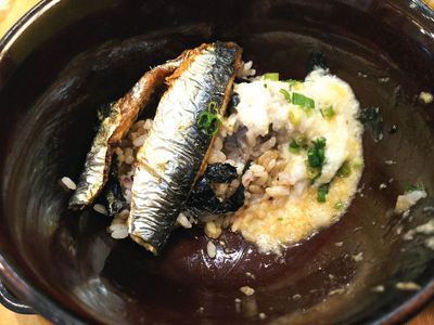 いわとろ丼 残り半分