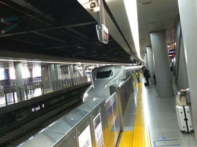 品川駅で新幹線