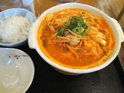 牡蠣カレー煮込みうどんとライス