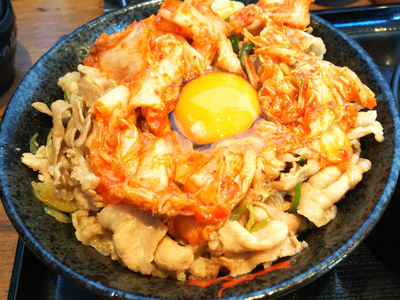キムチすた丼 卵のせ