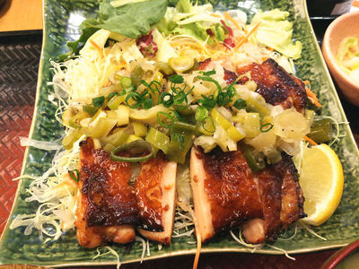 塩葱だれの炭火焼きチキン