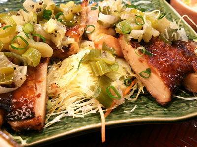 塩葱だれの炭火焼きチキン アップ