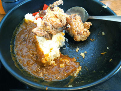 すたみな唐揚げカレー 残り半分