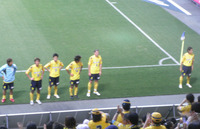 試合終了後に挨拶をする選手達