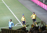 試合終了後の挨拶をする選手達