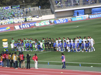 両チームの入場