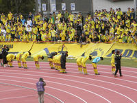 試合後に挨拶する選手たち
