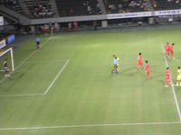 PKのチャンスにネットが蹴る