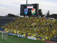 ピッチに選手登場