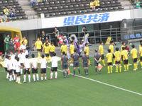 Team ジェフファミリーとFC SWERVESが入場