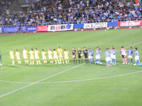 試合後の整列をする選手たち