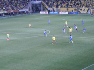 攻めこむジェフ