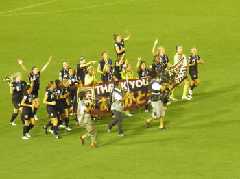 場内を一周するU-20アメリカ女子代表