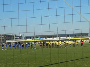 試合前の整列をする選手たち