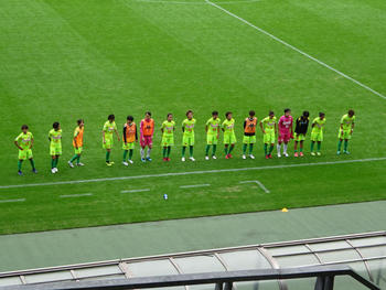 試合後の挨拶をする選手たち