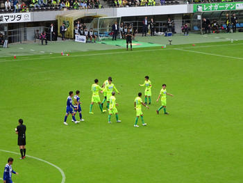 小島のゴール直後