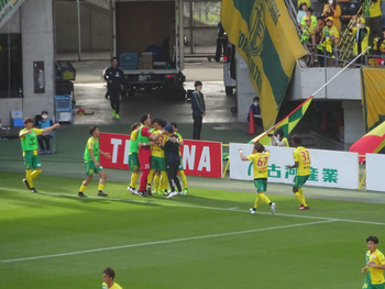 鈴木のゴール後