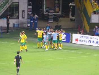 見木のゴール直後