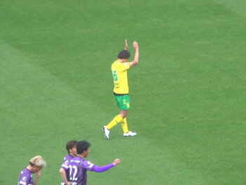 横山のゴール後