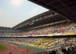 横浜国際総合競技場(横浜vs 市原 2004.11.6)