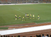 ゴール裏に挨拶へいく選手たち