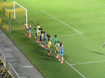 試合終了後の挨拶をする選手たち