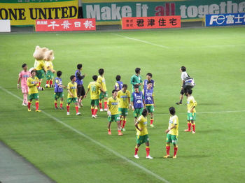 試合後場内を一周する選手たち