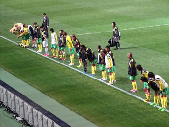 試合後の挨拶をする選手たち