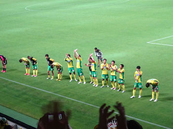 試合後の挨拶をする選手たち