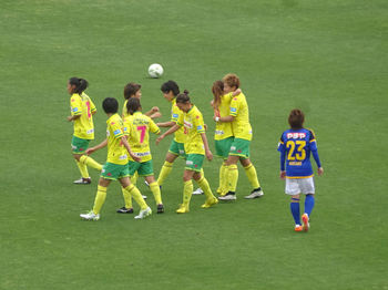 菅澤のゴール直後