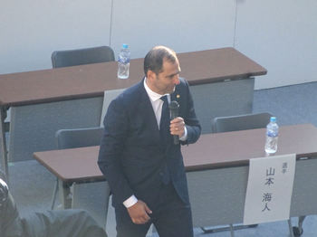 エスナイデル監督